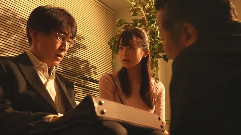 Chồng vay nợ xã hội đen, vợ yêu phải bán thân để trả nợ